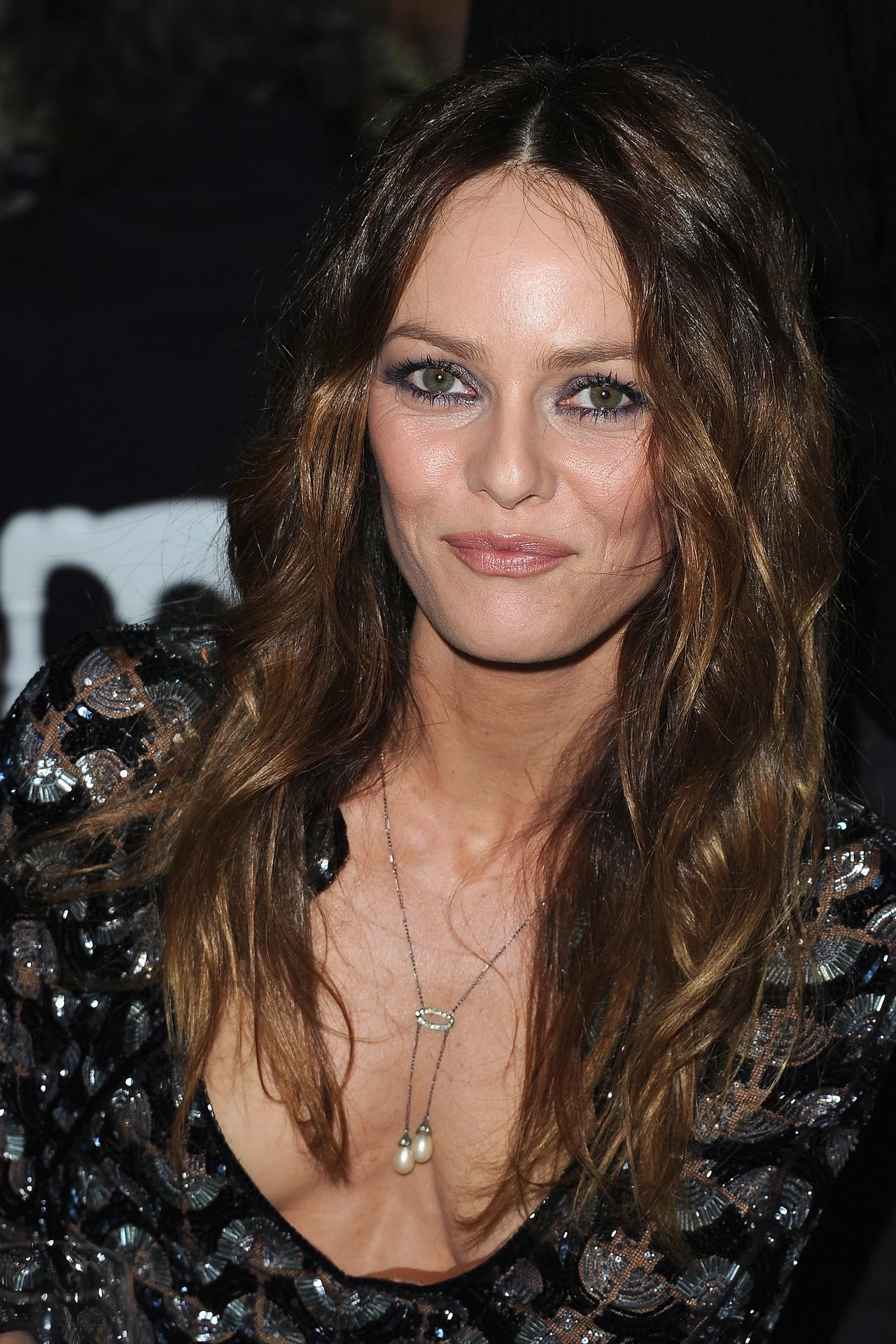 W kolejnych latach Vanessa Paradis spotykała się z francuskim wokalistą Benjaminem Biolayem (2012-15), który wyprodukował jej ostatnią studyjną płytę "Love Songs" z 2013 r. Od 2016 r. związana jest z Samuelem Benchetritem, reżyserem filmu "Dog" z jej udziałem. W kolejnych latach Vanessa Paradis spotykała się z francuskim wokalistą Benjaminem Biolayem (2012-15), który wyprodukował jej ostatnią studyjną płytę "Love Songs" z 2013 r. Od 2016 r. związana jest z Samuelem Benchetritem, reżyserem filmu "Dog" z jej udziałem.