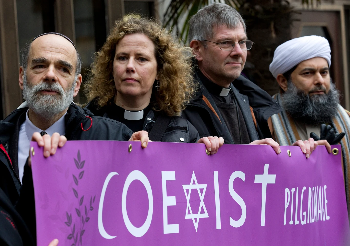 Wyznawcy różnych religii Wyznawcy różnych religii