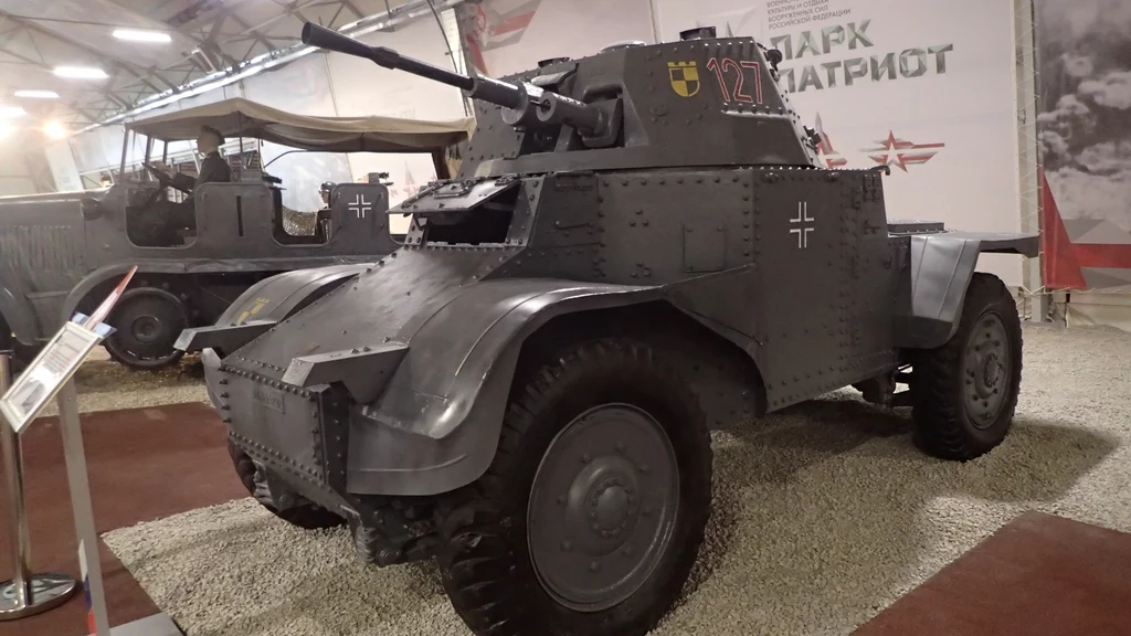 Wóz pancerny Panhard P 178 Wóz pancerny Panhard P 178