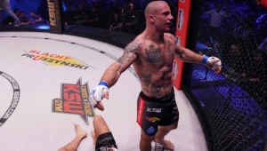 Damian Janikowski (z prawej) zdemolował Antoniego Chmielewskiego