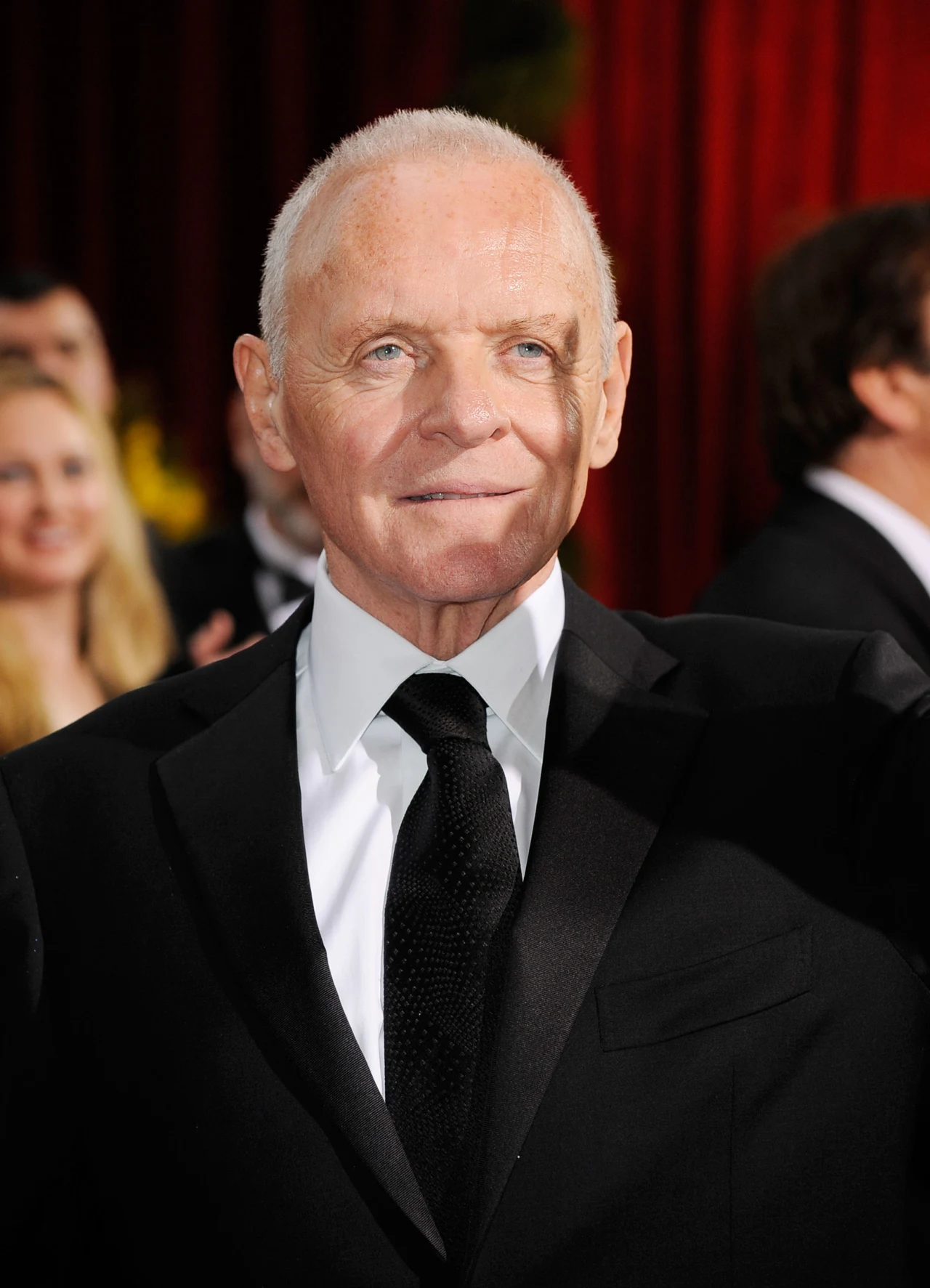 Poza pracą aktorską, Hopkins poświęca się również działalności filantropijnej, wspierając swoim nazwiskiem i hojnymi datkami różne organizacje charytatywne. Jest znany także z kontrowersyjnych wypowiedzi na temat religii - w 1975 roku uporał się z alkoholizmem, co przypisuje religijnemu objawieniu. "Bycie ateistą musi być jak życie w zamkniętej celi, pozbawionej okien" - powiedział w wywiadzie dla portalu CatholicHerald.co.uk. w 2012 roku.