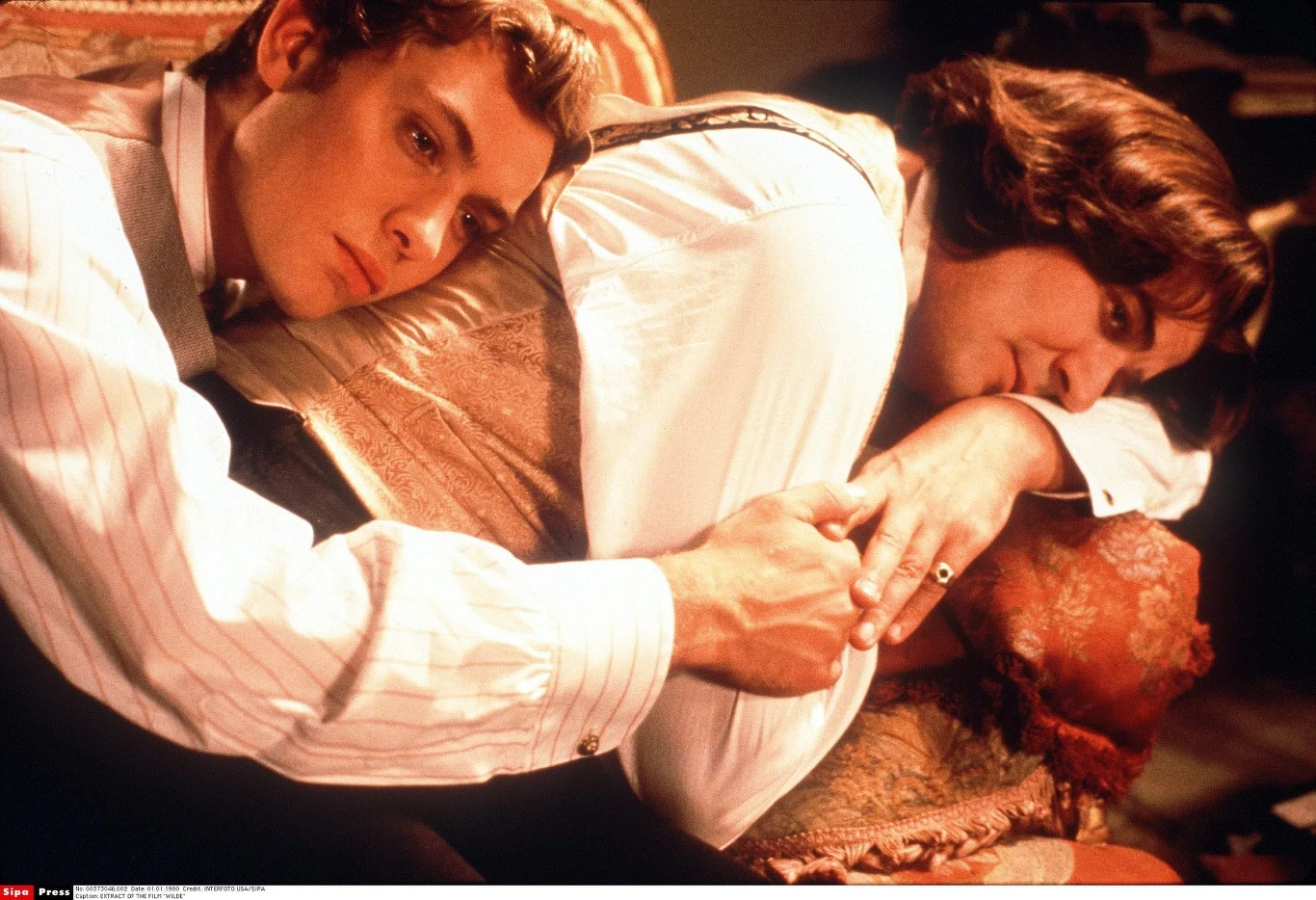Na kinowych ekranach Law po raz pierwszy zwrócił uwagę krytyków rolą lorda Alfreda Douglasa, kochanka Oscara Wilde'a (Stephen Fry), w filmie "Wilde" z 1997 roku. Za tę rolę otrzymał nagrodę Evening Standard British Film Award.