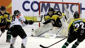 Michael Cichy (biała koszulka) w serii rzutów karnych pokonał Tomasza Fuczika