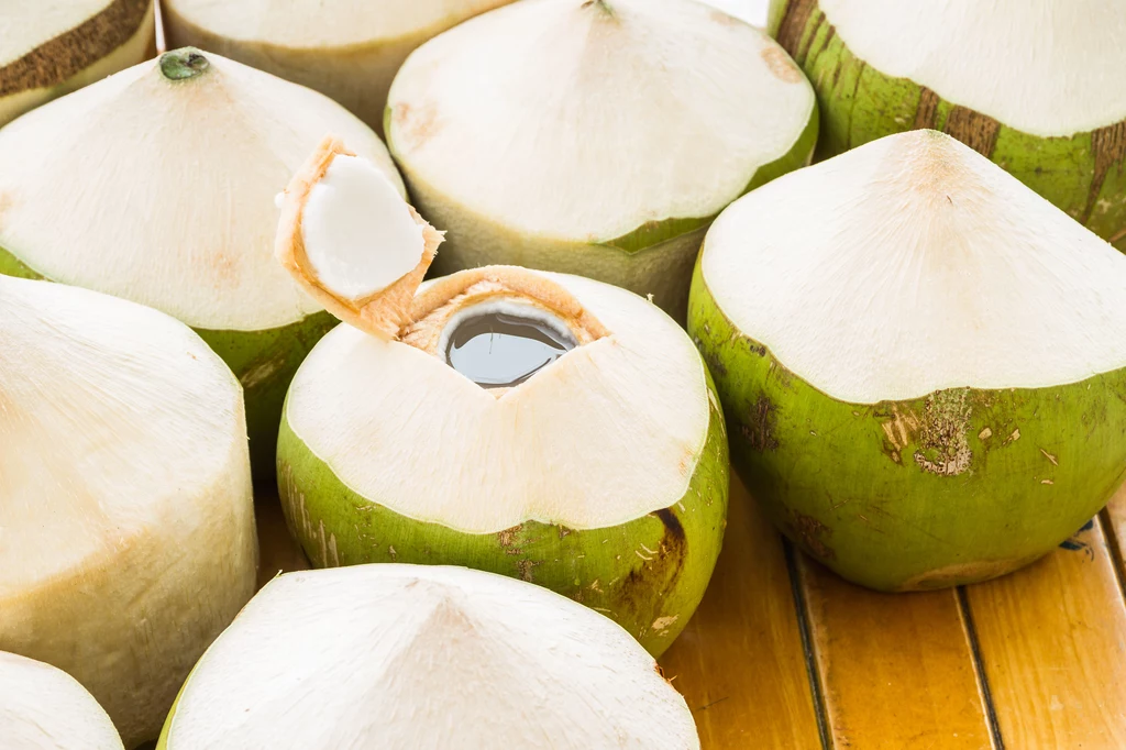 Woda kokosowa lekarstwem na kaca? 