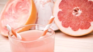 Świetnym katalizatorem dla procesów trawiennych może być połączenie soku z grapefruitów i imbiru
