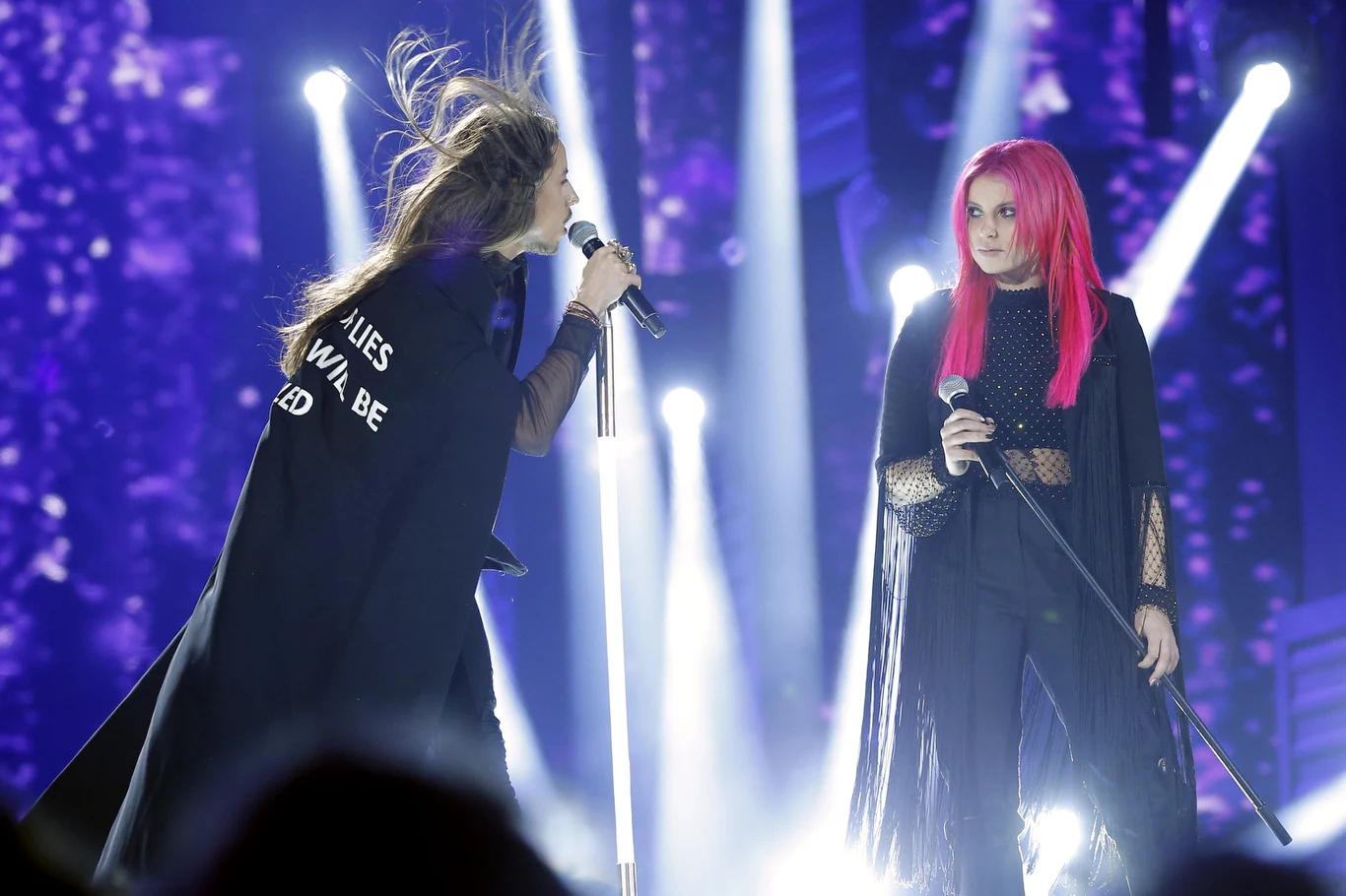 Michał Szpak w duecie z podopieczną z "The Voice of Poland" - Martą Gałuszewską. Michał Szpak w duecie z podopieczną z "The Voice of Poland" - Martą Gałuszewską.