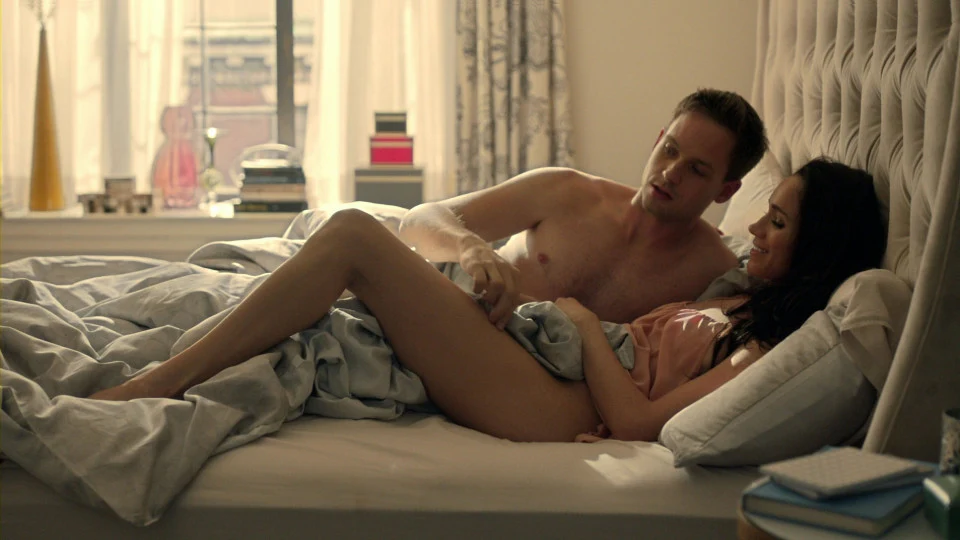 Twórcy serialu "W garniturach" nie mieli oporów, by rozebrać Meghan Markle