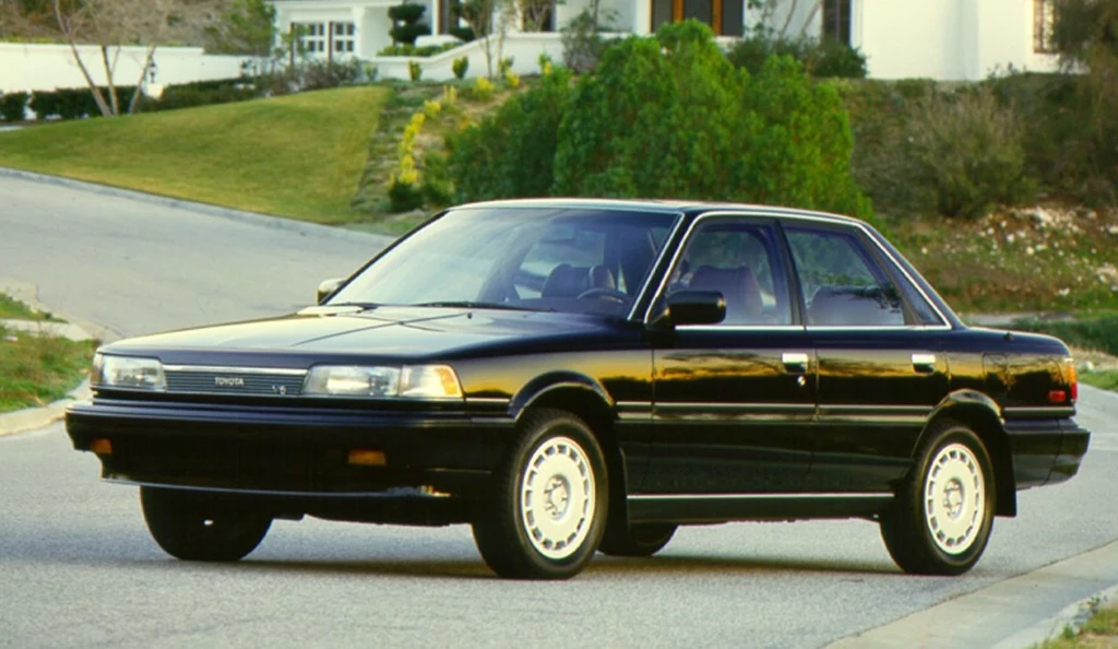 Toyota Camry z 1987