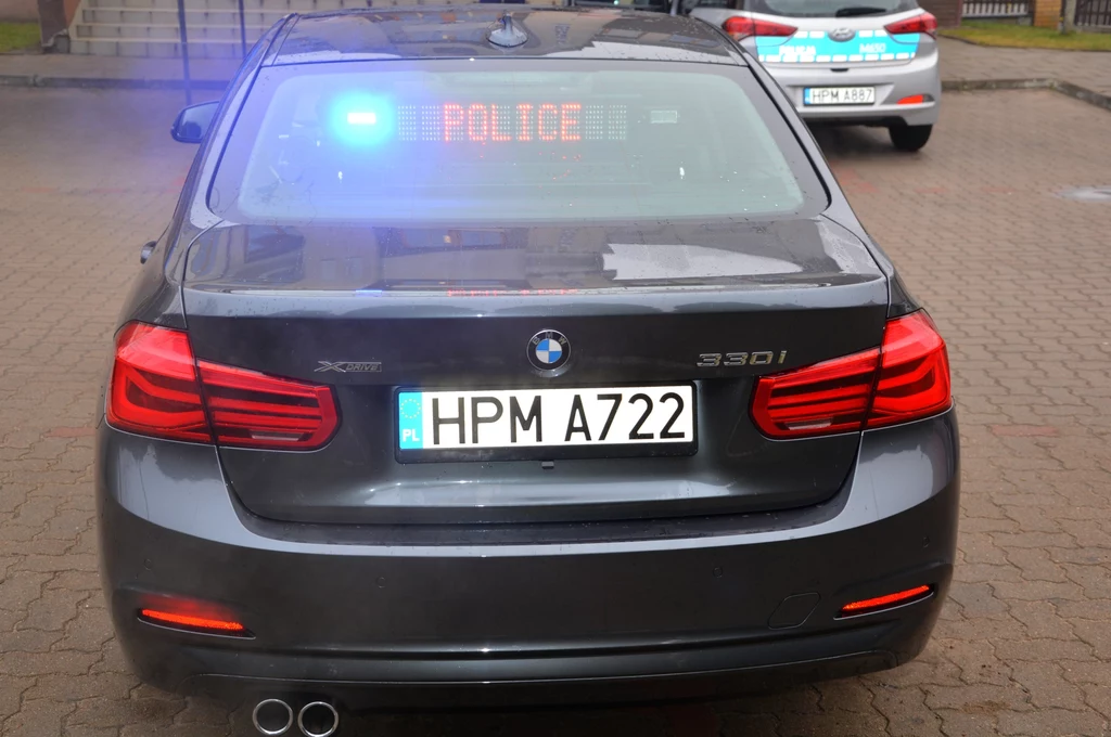 Policyjne BMW 330i xDrive