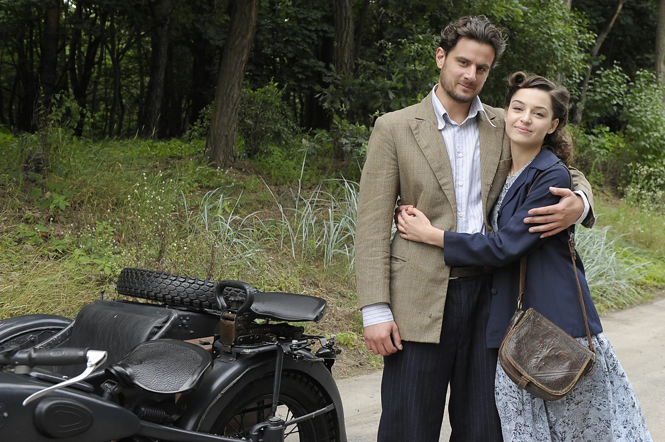 Antoni Pawlicki i Agnieszka Więdłocha na planie serialu "Czas honoru" (2012) Antoni Pawlicki i Agnieszka Więdłocha na planie serialu "Czas honoru" (2012)