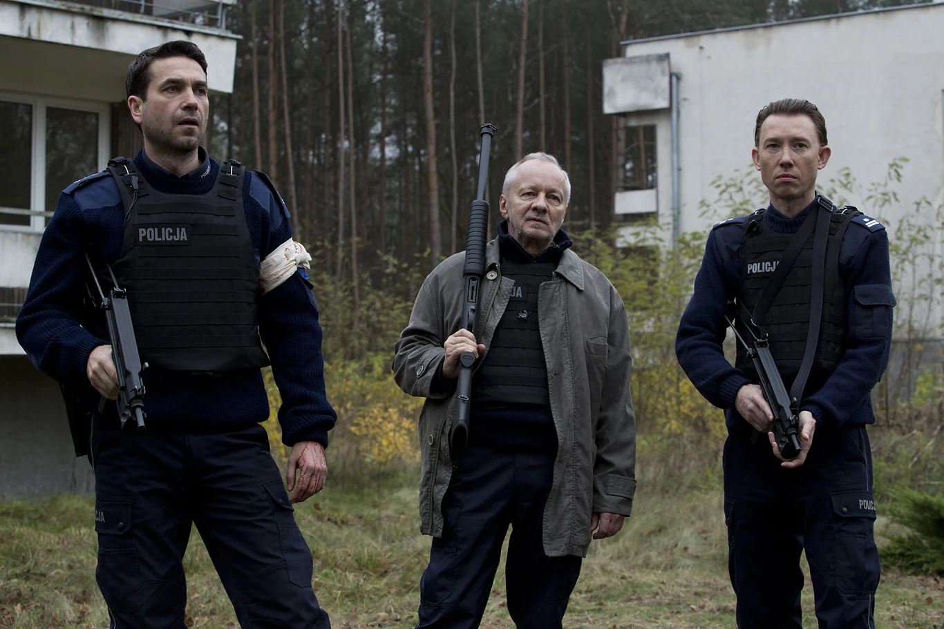 Kiedy ginie Soczek, partner Majamiego, policjanci z wydziału terroru rozpoczynają dochodzenie. Schwytanie sprawcy uważają nie tylko za swój obowiązek, ale też punkt honoru