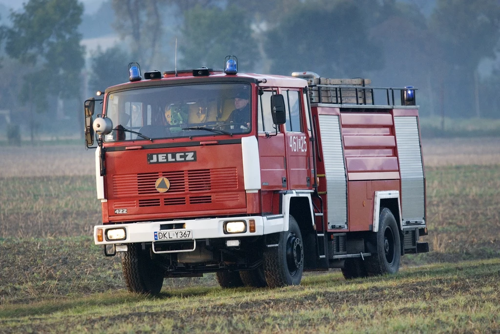 Ciężki bojowy wóz straży produkcji Jelcza