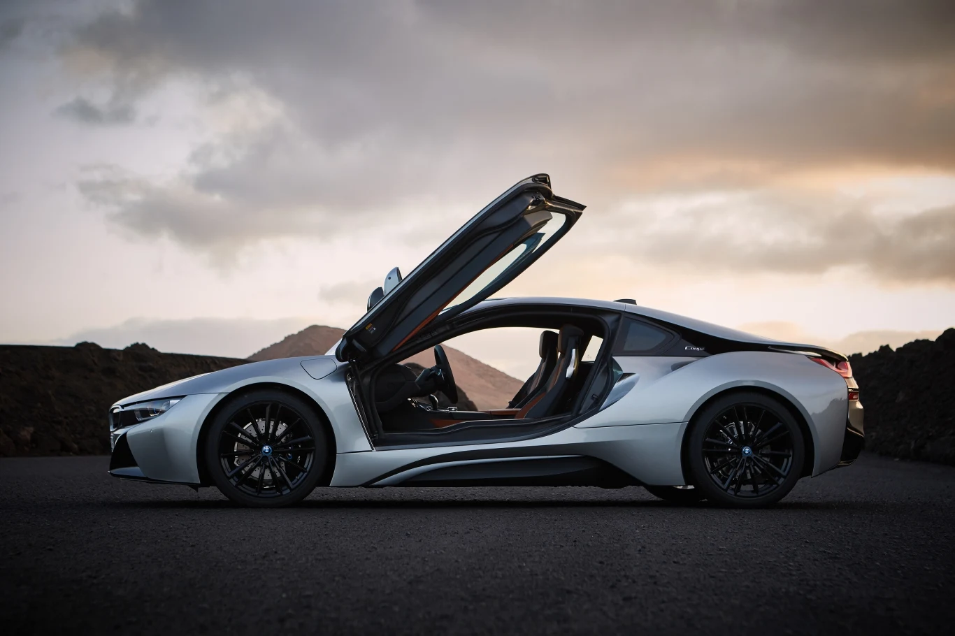 BMW i8 oraz i8 Roadster BMW i8 oraz i8 Roadster