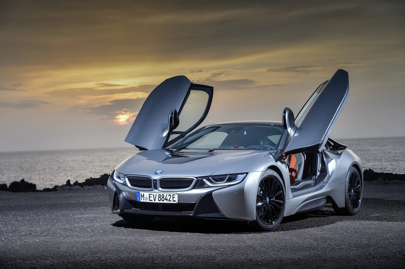 BMW i8 oraz i8 Roadster BMW i8 oraz i8 Roadster