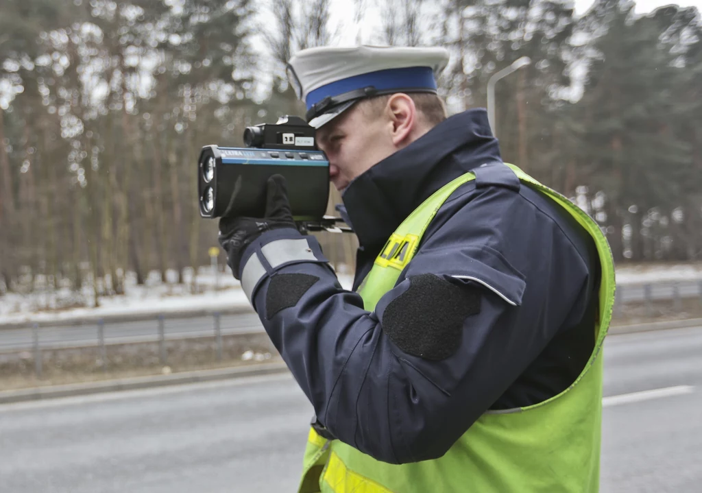 Policjanci masowo kontrolują prędkość