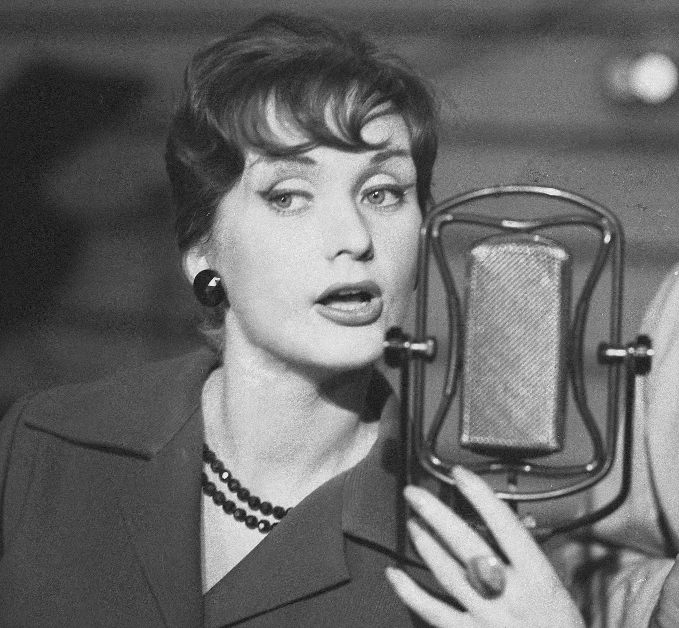 55 lat temu na ekranach kin zadebiutował film Wojciecha Jerzego Hasa "Jak być kochaną" uznawany powszechnie za ostatni obraz nurtu polskiej szkoły filmowej. Do historii przeszedł jednak przede wszystkim za sprawą wybitnej kreacji Barbary Krafftówny.