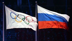 Flaga olimpijska i flaga Rosji na igrzyskach w Soczi