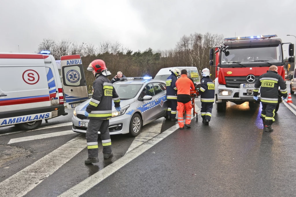 W zeszłym roku na drogach zginęło rekordowo mało osób