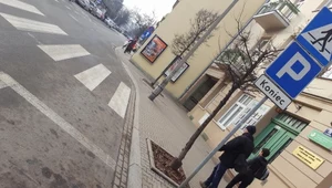 Kolejne wtargnięcie pieszego. Tym razem przed autobus