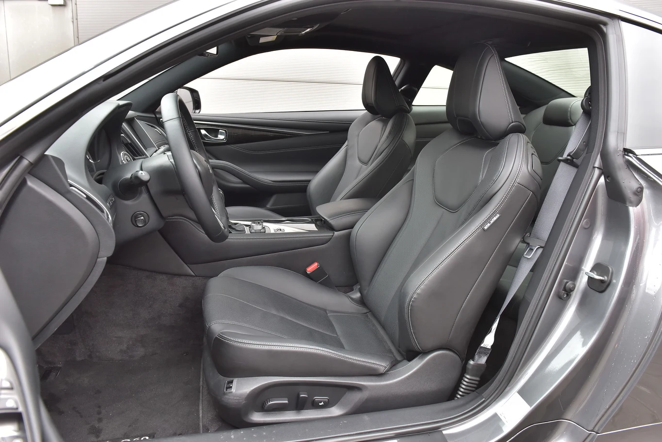 Infiniti Q60 2.0t Premium Tech