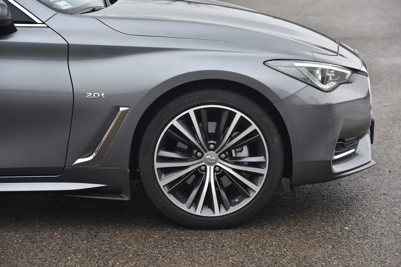 Infiniti Q60 2.0t Premium Tech