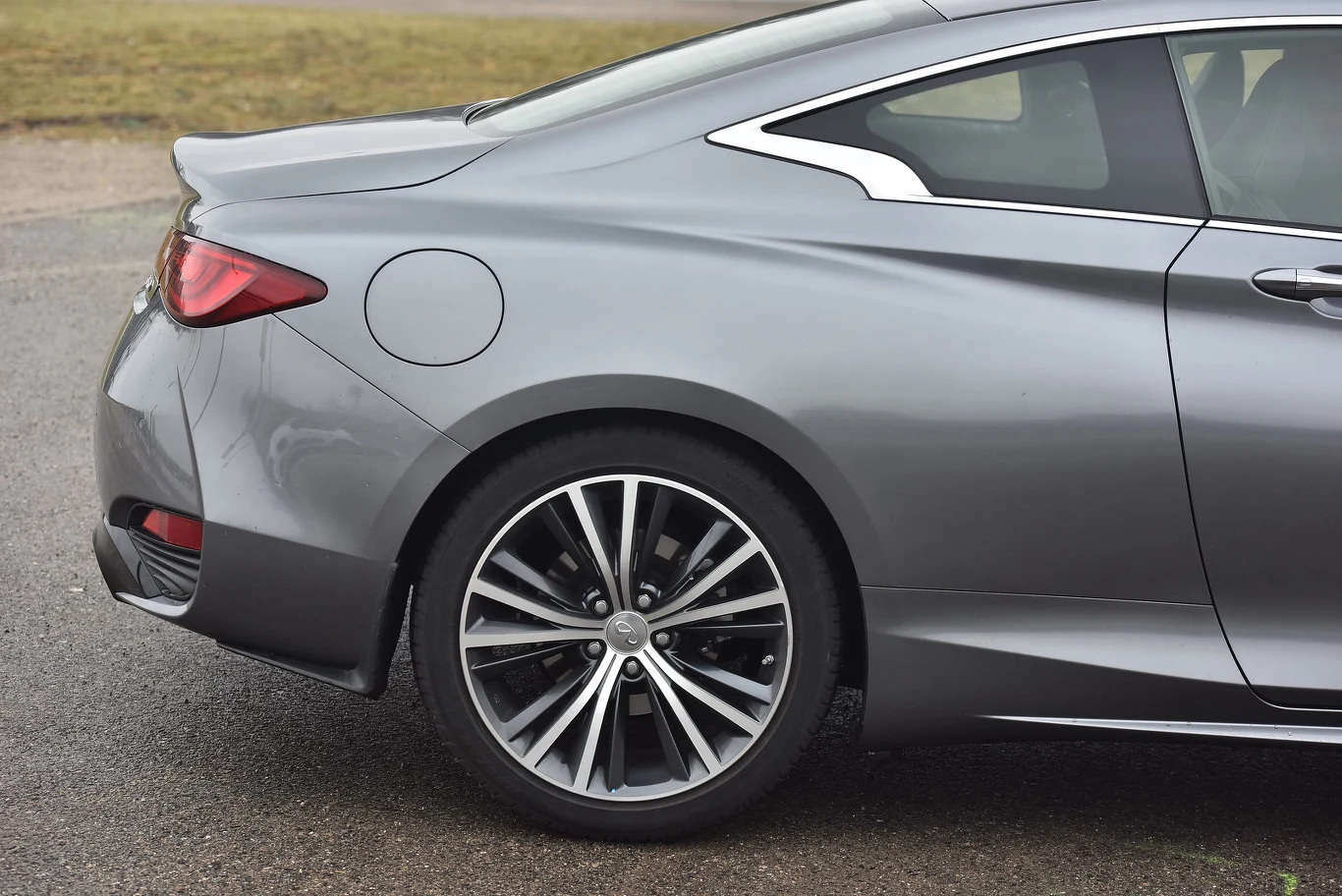 Infiniti Q60 2.0t Premium Tech