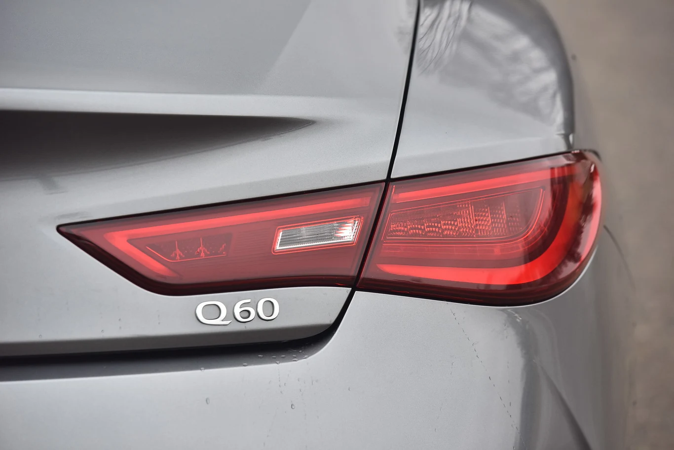 Infiniti Q60 2.0t Premium Tech