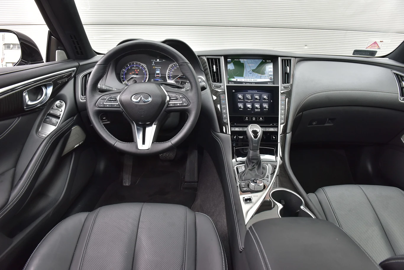 Infiniti Q60 2.0t Premium Tech