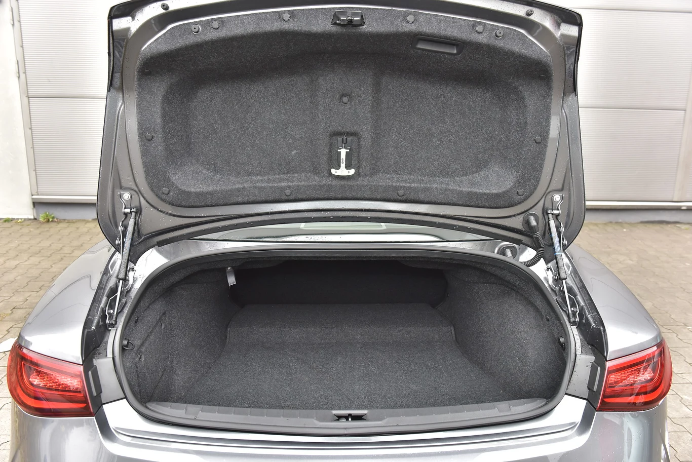 Infiniti Q60 2.0t Premium Tech