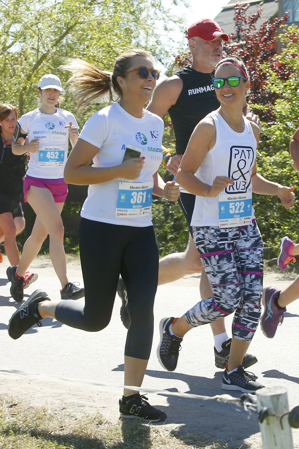 Panie uwielbiają spędzać razem czas  Panie uwielbiają spędzać razem czas