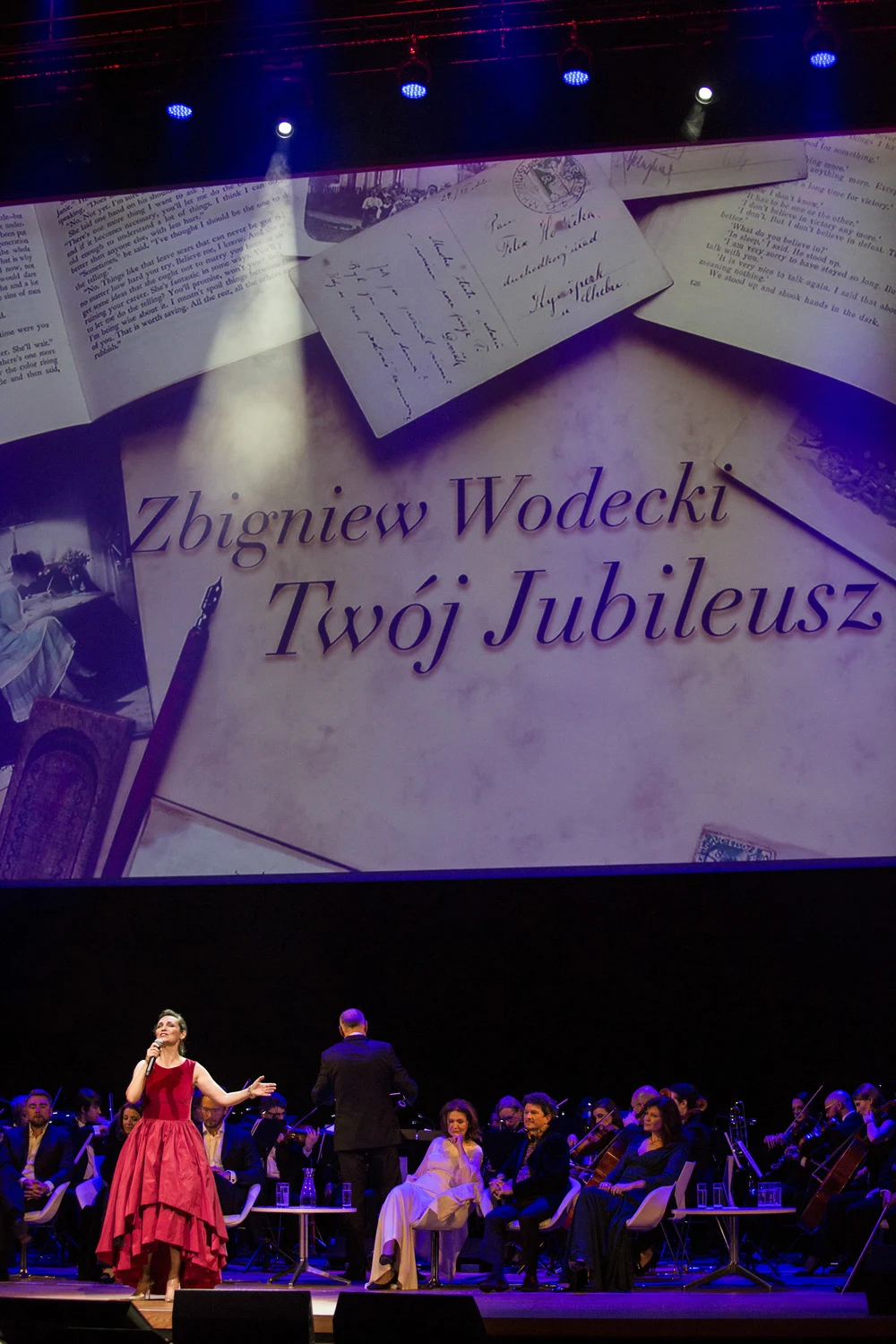 Olga Bończyk na koncercie dedykowanym Wodeckiemu Olga Bończyk na koncercie dedykowanym Wodeckiemu