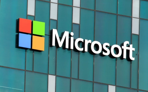 Microsoft chce zainwestować spore pieniądze w sztuczną inteligencję.