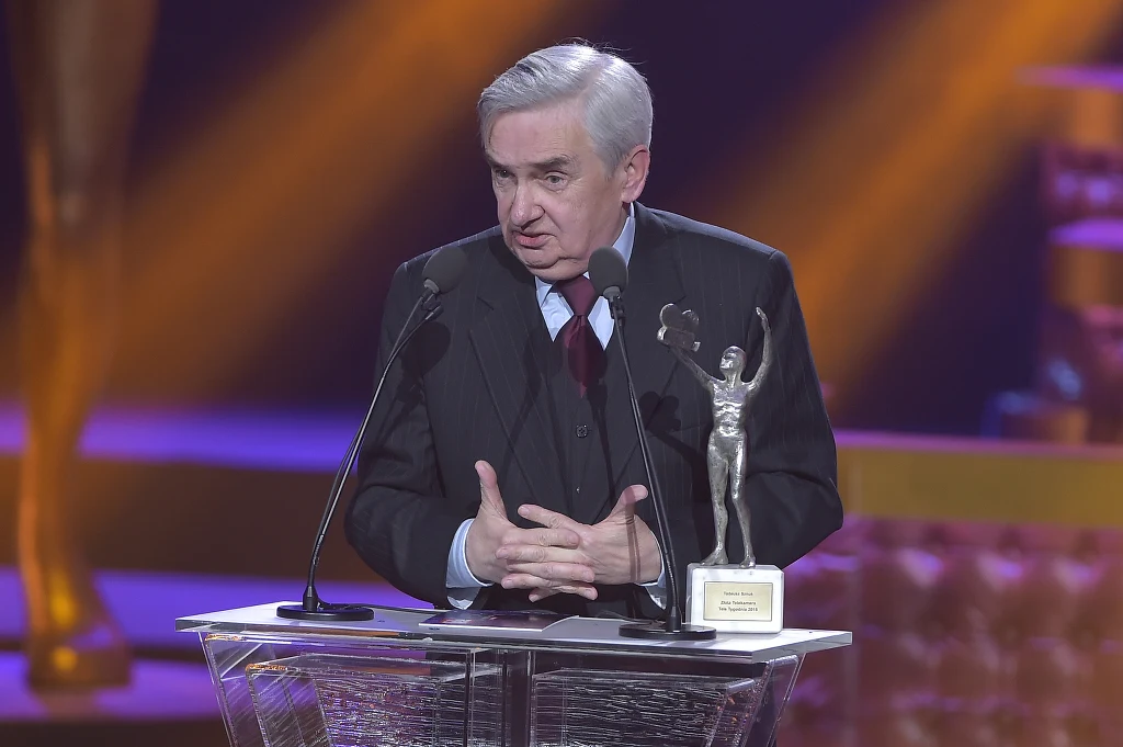 Tadeusz Sznuk podczas ceremonii wręczenia Telekamer Tele Tygodnia 2016 Tadeusz Sznuk podczas ceremonii wręczenia Telekamer Tele Tygodnia 2016