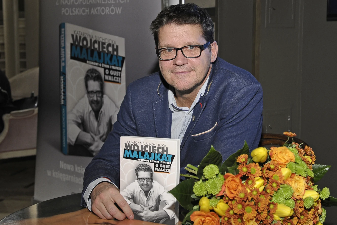 W 2015 roku ukazała się książka "Rozmowy o życiu i teatrze. O gust walczę" - wywiad-rzeka z aktorem W 2015 roku ukazała się książka "Rozmowy o życiu i teatrze. O gust walczę" - wywiad-rzeka z aktorem