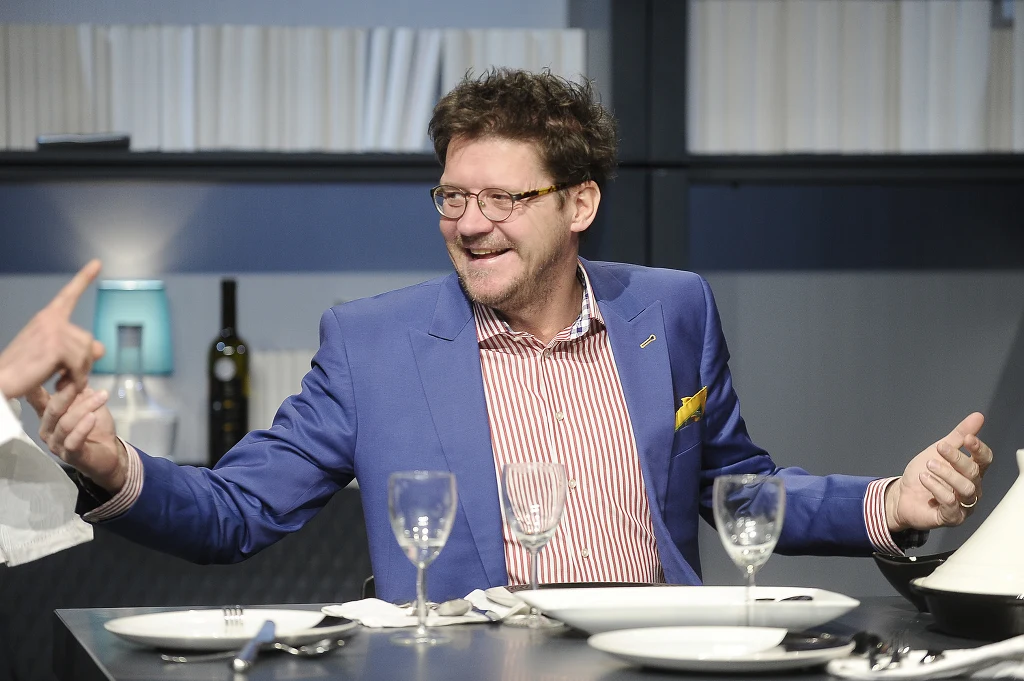 Gwiazdor podczas próby medialnej spektaklu "Imię"