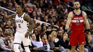 Marcin Gortat z Washington Wizards oraz Eric Bledsoe z Milwaukee Bucks