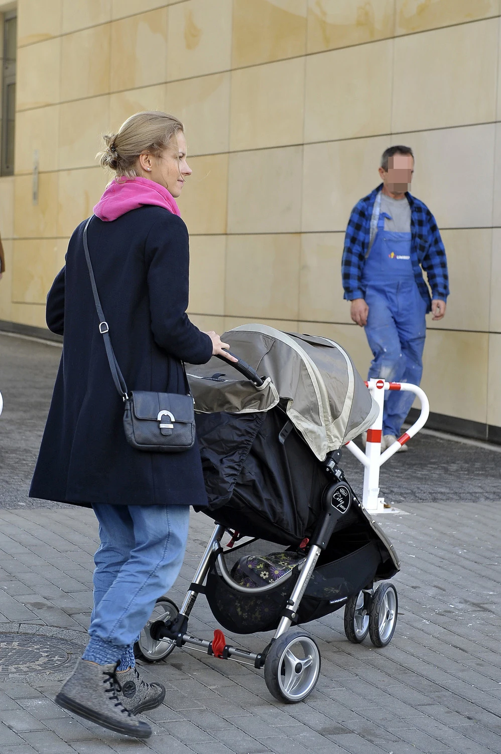 Marta Nieradkiewicz na planie filmu "Mur" Marta Nieradkiewicz na planie filmu "Mur"