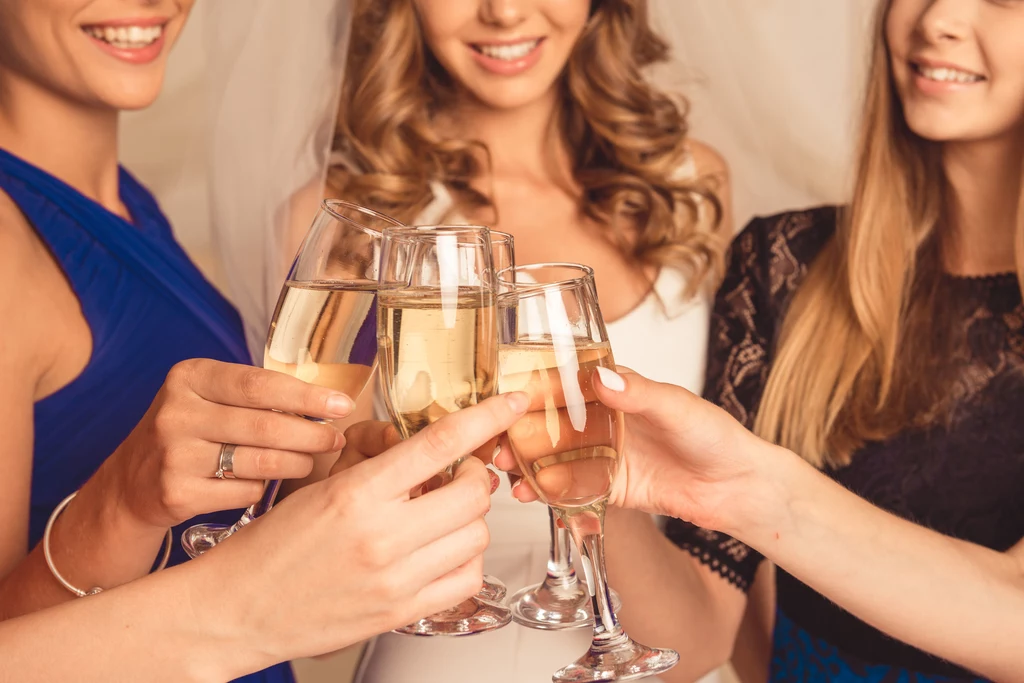 Umiarkowana konsumpcja szampana może pozytywnie wpływać na funkcjonowanie poznawcze, takie jak pamięć