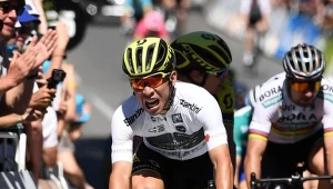 Caleb Ewan (w środku)