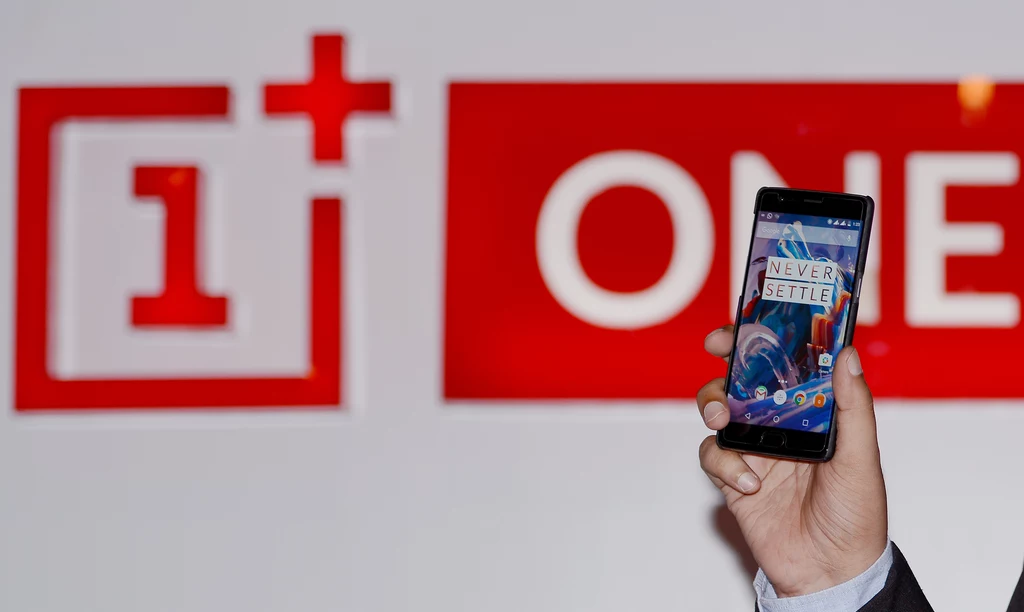 Smartfony OnePlus póki co nie doczekają się wsparcia dla bezprzewodowego ładowania