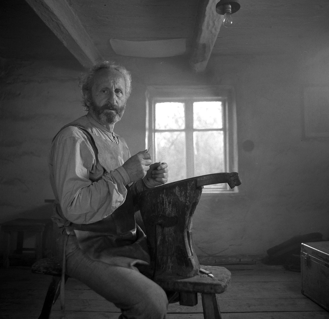 W latach 90. grywał często w produkcjach Jana Jakuba Kolskiego. Zrealizował z nim ogółem dziewięć filmów, były to m.in. "Pogrzeb kartofla" (1990 - na zdjęciu), "Szabla od komendanta" (1995), "Historia kina w Popielawach" (1998) czy ostatnio "Serce, serduszko" (2014). Najlepszą kreację w dziełach Kolskiego artysta stworzył w obrazie "Jańcio Wodnik" - nagrodzono go za nią na festiwalu filmowym w Gdyni w 1993 roku. W latach 90. grywał często w produkcjach Jana Jakuba Kolskiego. Zrealizował z nim ogółem dziewięć filmów, były to m.in. "Pogrzeb kartofla" (1990 - na zdjęciu), "Szabla od komendanta" (1995), "Historia kina w Popielawach" (1998) czy ostatnio "Serce, serduszko" (2014). Najlepszą kreację w dziełach Kolskiego artysta stworzył w obrazie "Jańcio Wodnik" - nagrodzono go za nią na festiwalu filmowym w Gdyni w 1993 roku.