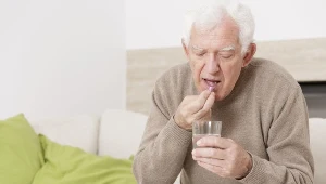 ​Ci seniorzy mogą liczyć na bezpłatne leki. Są jednak warunki