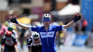 Elia Viviani triumfuje