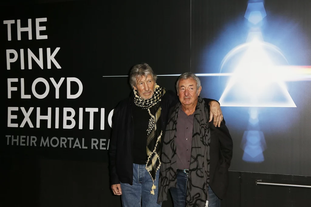 Roger Waters i Nick Mason (Pink Floyd) podczas konferencji z okazji otwarcia wystawy "The Pink Floyd Exhibition: Their Mortal Remains" w Rzymie 