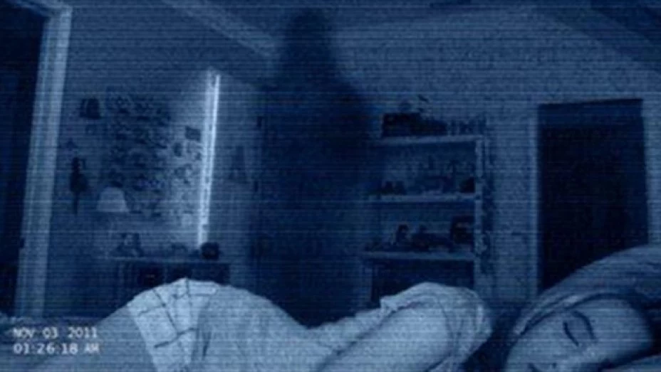 Czy niewyjaśnione zjawiska uda nam się kiedyś zrozumieć? (kadr z filmu "Paranormal Activity 4")