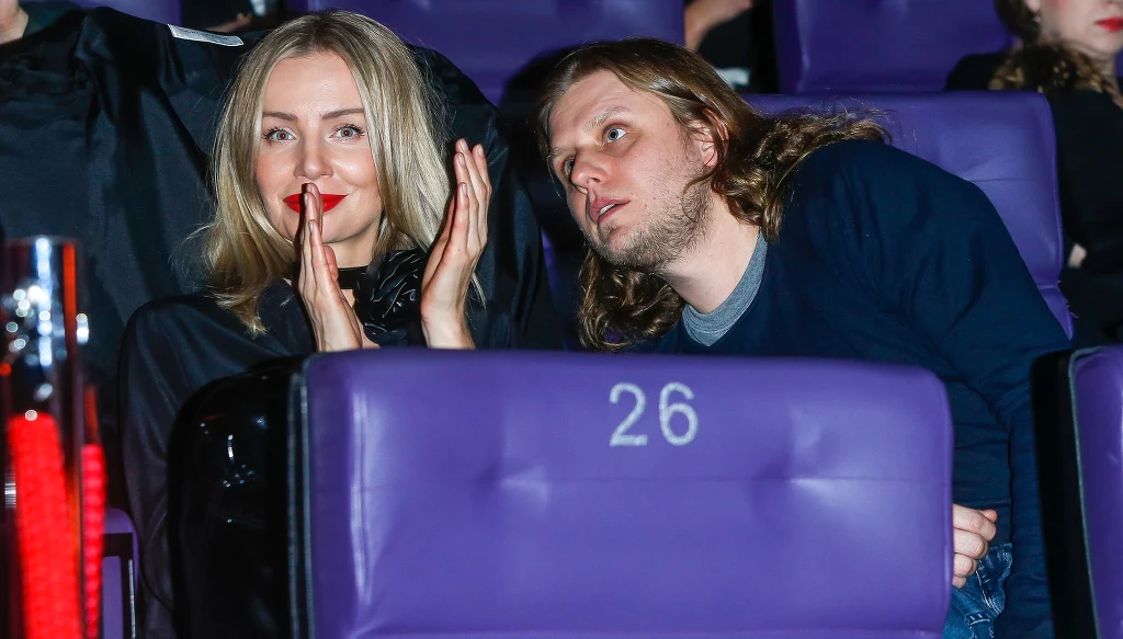 Agnieszka Woźniak-Starak i jej mąż Piotr wybrali się na premierę filmu