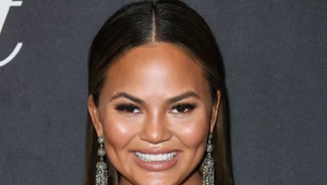 Chrissy Teigen z ciążowym brzuszkiem