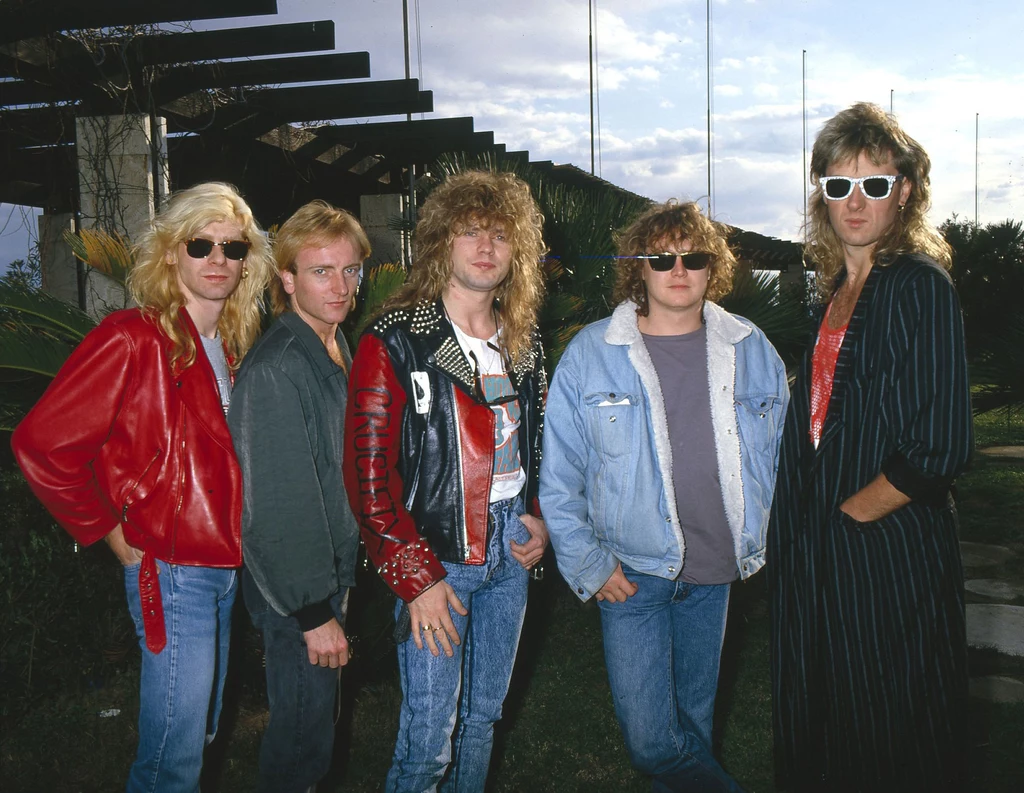 Def Leppard pod koniec lat 80. - od lewej Steve Clark, Phil Collen, Rick Savage, Rick Allen i Joe Elliott 