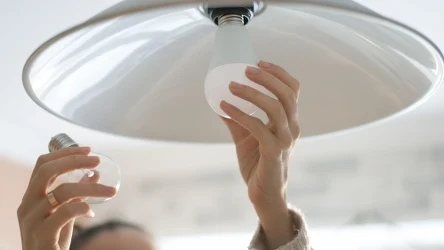 Żarówki OLED warto wybrać zamiast ledowych. 