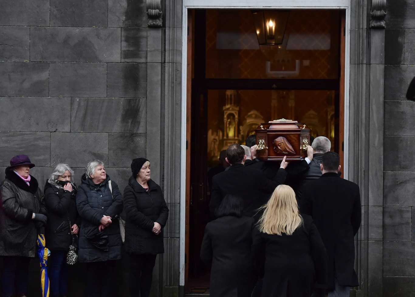 21 stycznia 2018 r. w kościele św. Józefa w Limerick odbyła się ceremonia pożegnania Dolores O'Riordan, liderki irlandzkiej grupy The Cranberries. 21 stycznia 2018 r. w kościele św. Józefa w Limerick odbyła się ceremonia pożegnania Dolores O'Riordan, liderki irlandzkiej grupy The Cranberries.